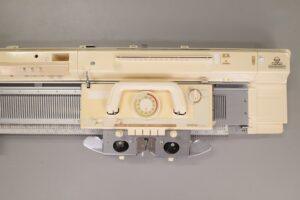 Brother KH910 elektronische breimachine met eknitter slede